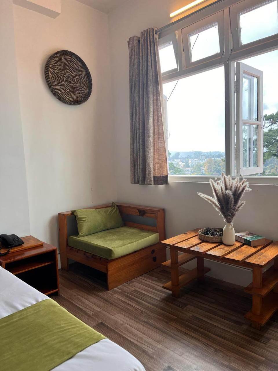 Hotel The Living Roof Shillong Exterior foto